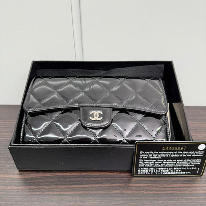 Preloved Chanel Classic Flap Wallet Black Patent Leather N438045