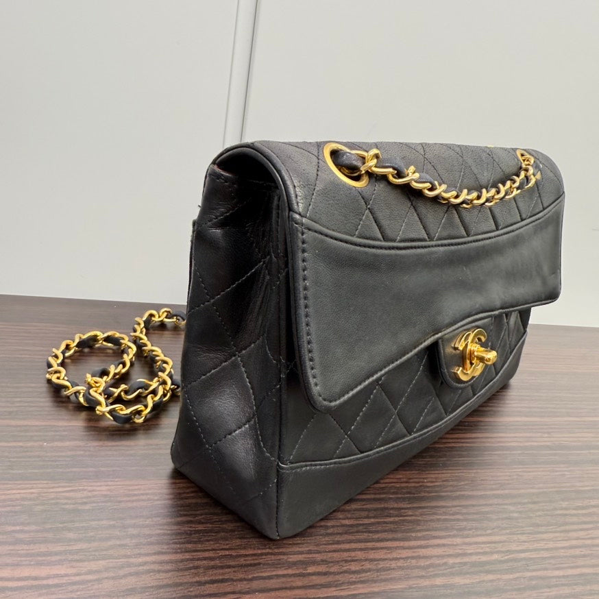 Vintage Chanel Lambskin Single Flap Bag NG13948 Black Shoulder Bag