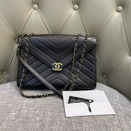 Preloved Chanel Chevron Black Shoulder Bag in Lambskin Leather