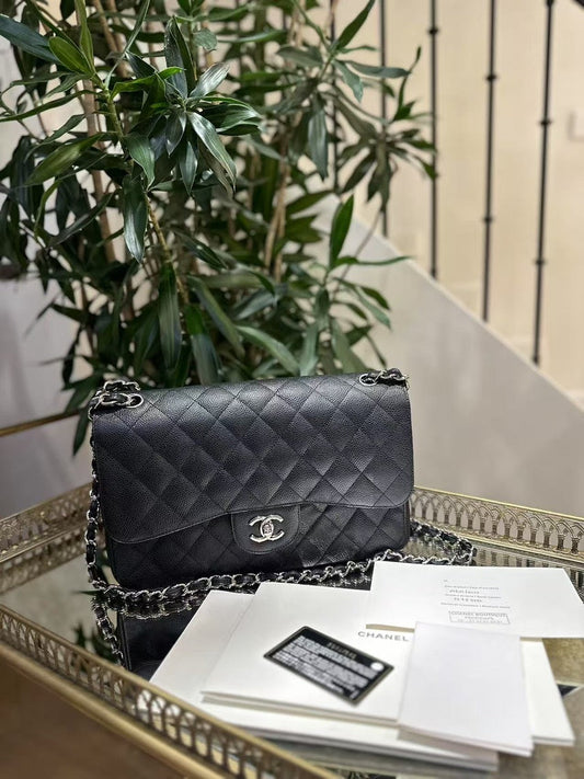 Preloved Chanel Jumbo Quilted Black Leather Shoulder Bag