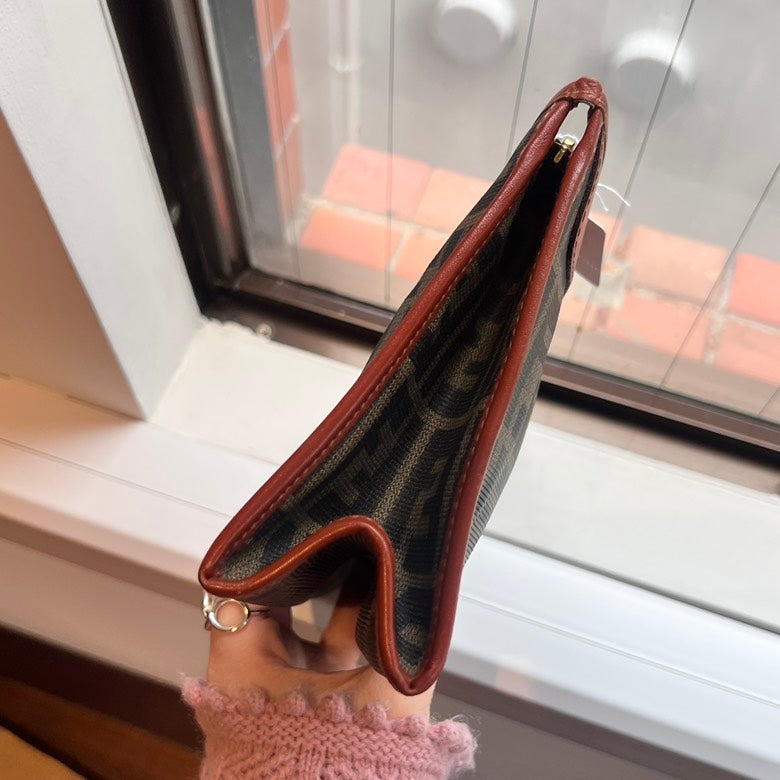 Preloved Fendi Leather Pouch AF700 Brown Clutch